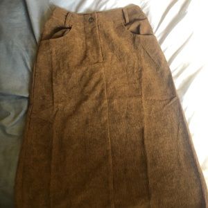 Mid length skirt